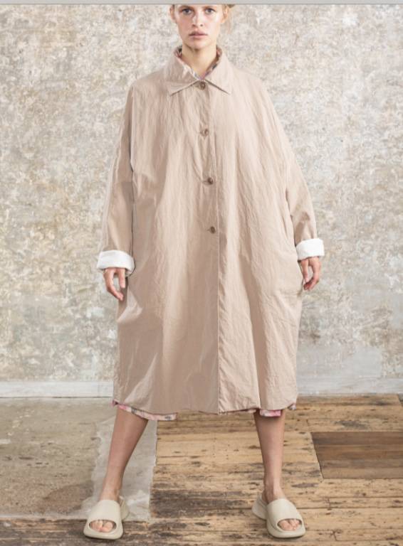 Big Blobby coat beige - Les Armoires Vides